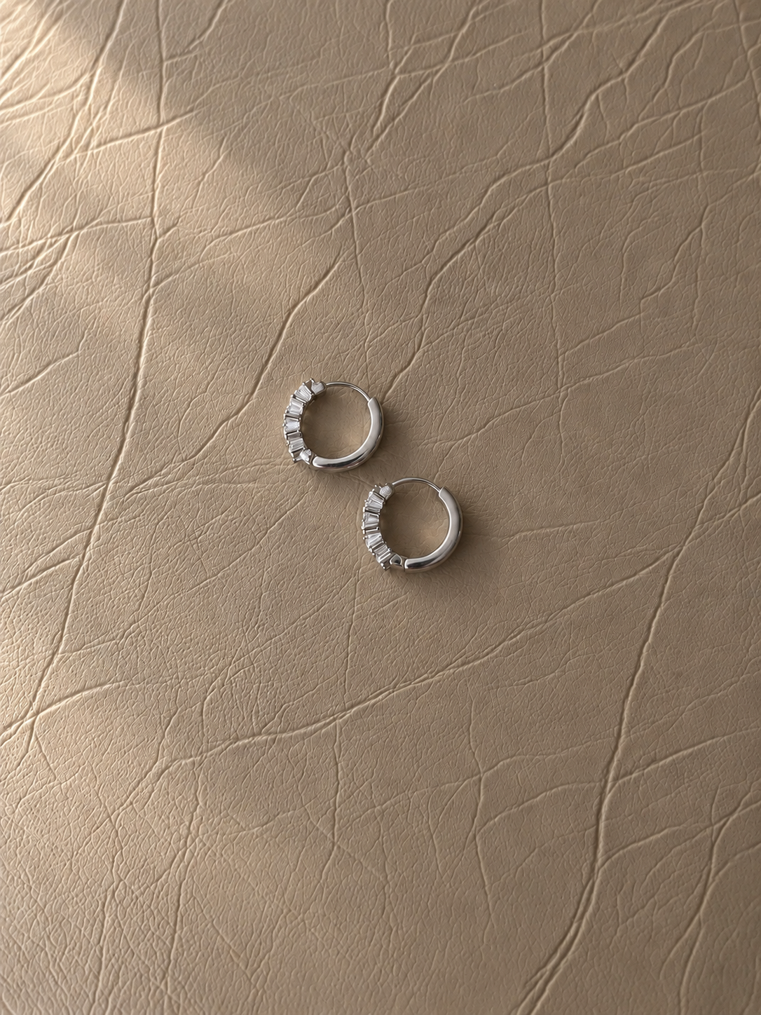 Facet Huggie Earrings - EIR09