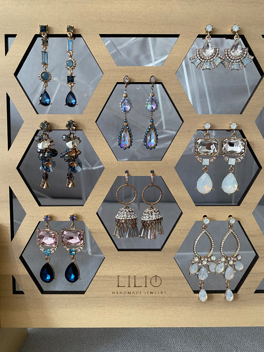 Display 09