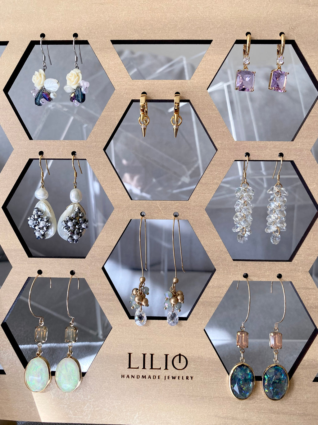 Display 03