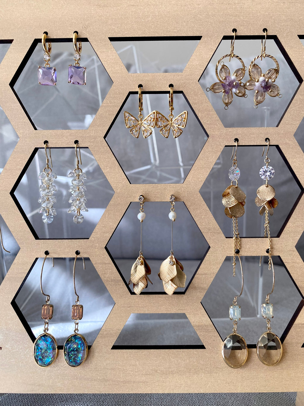 Display 04