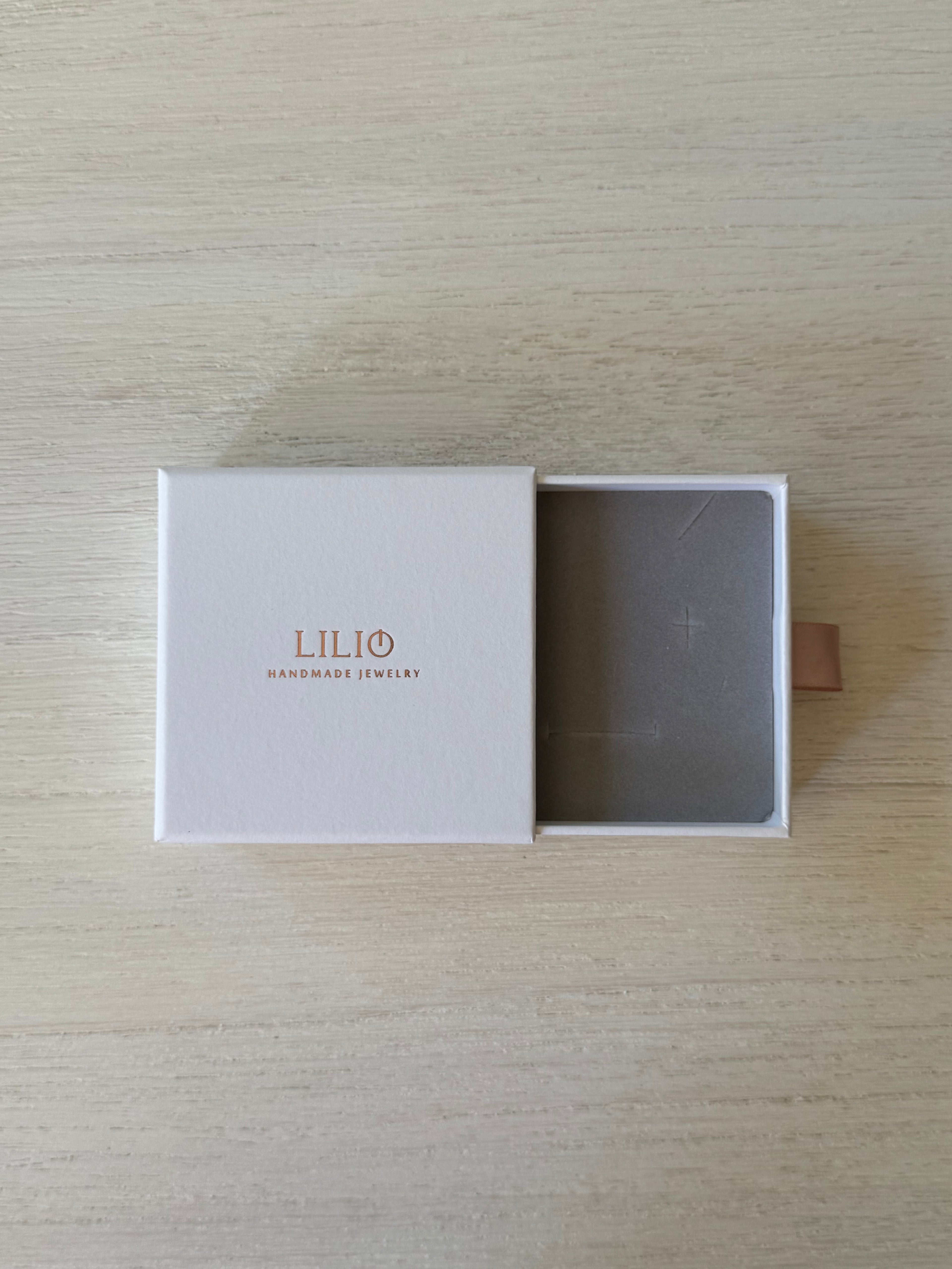 Gift Box - Ivory  (9cm x 9cm)