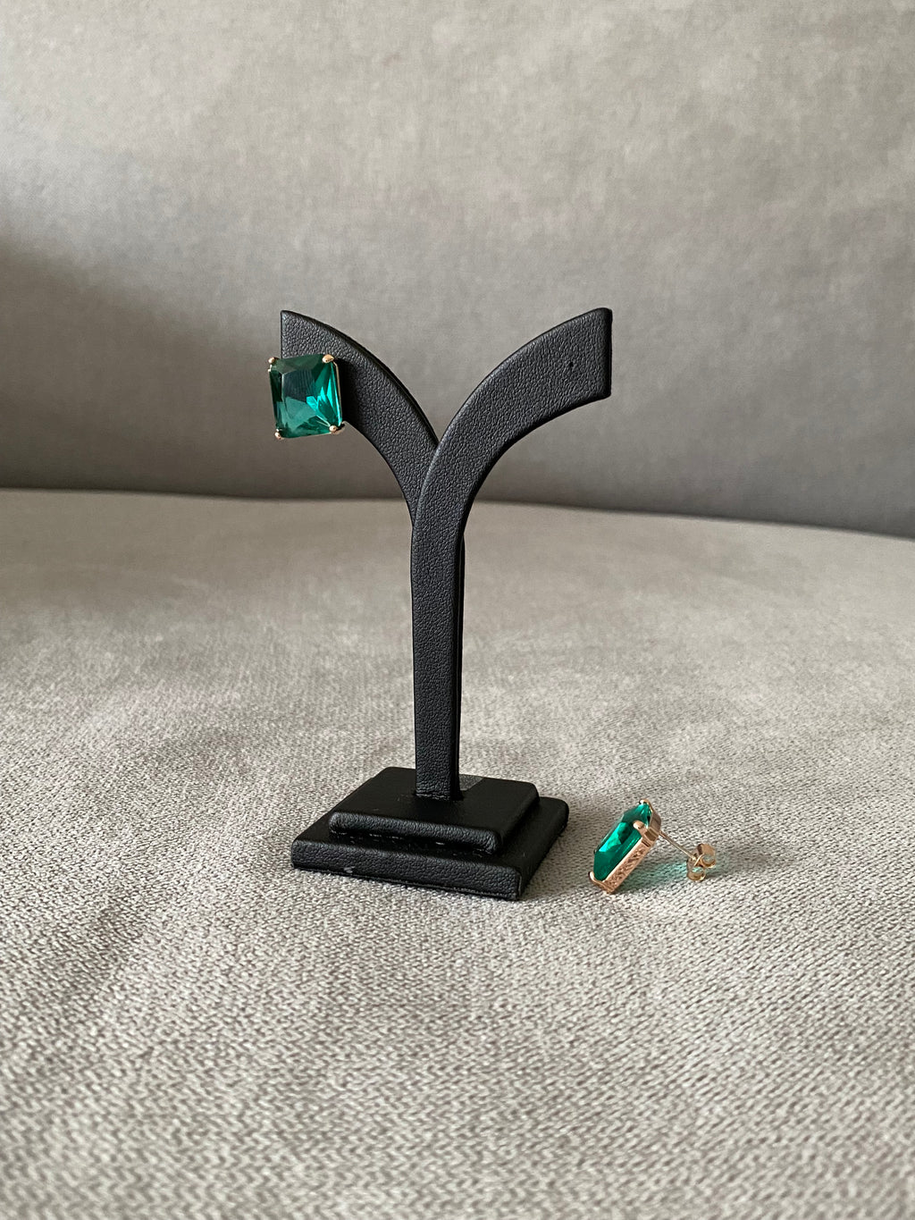 AUR88F12 (3 colours)