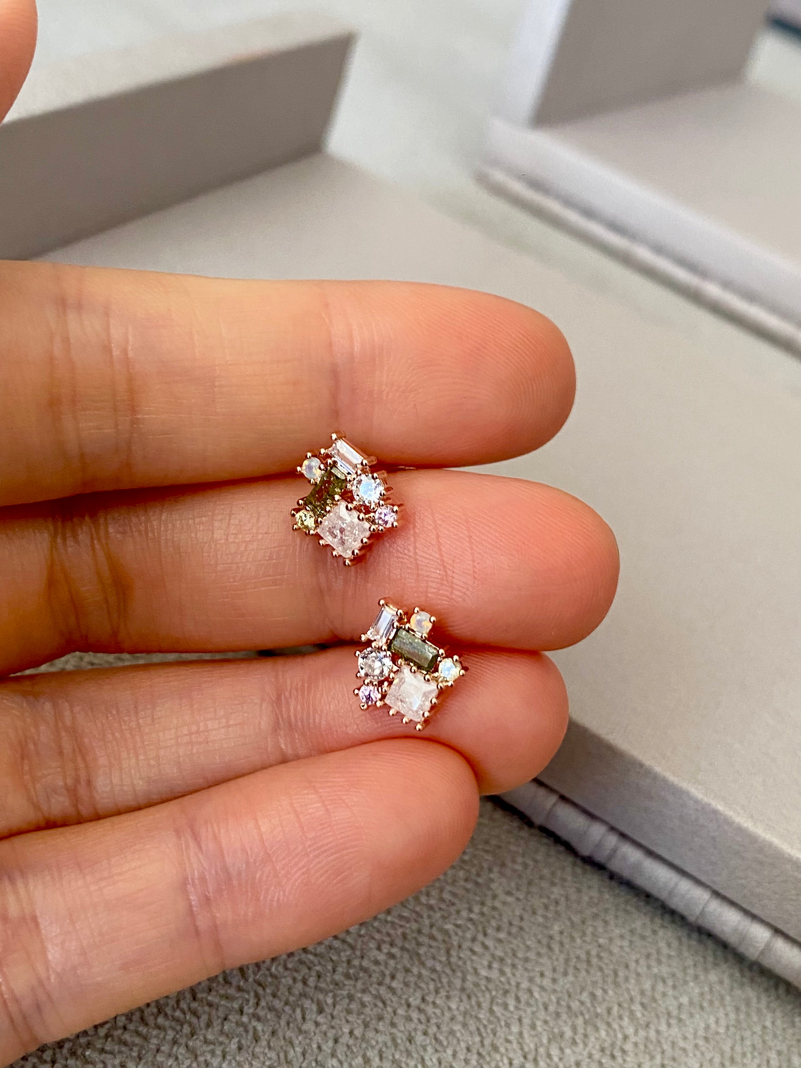 AUR95F12 (2 colours)