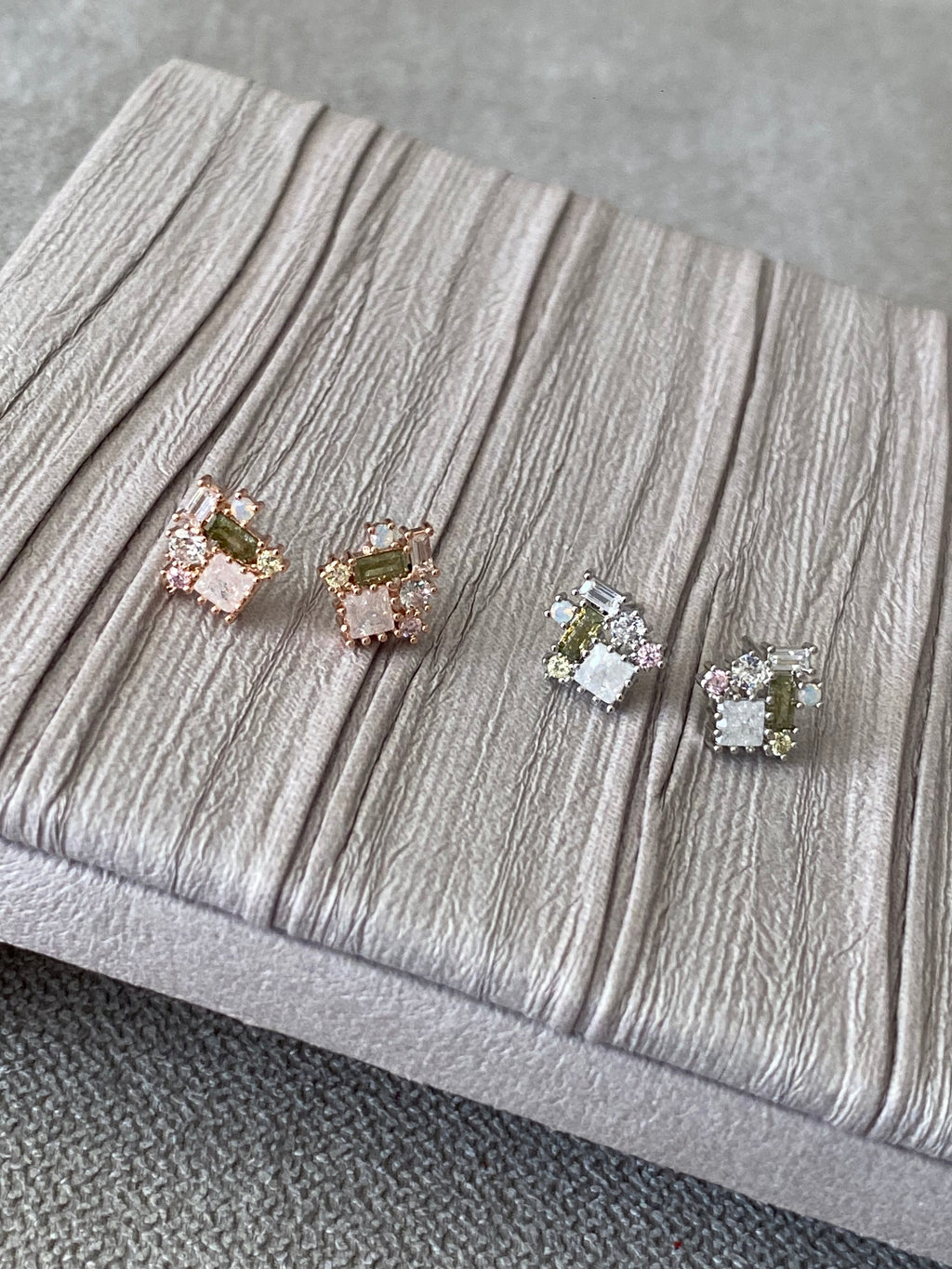 AUR95F12 (2 colours)