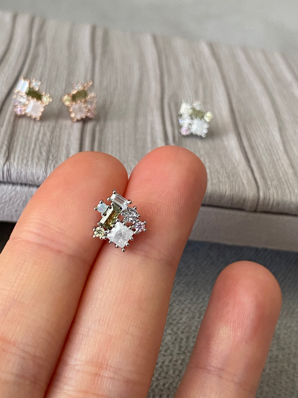 AUR95F12 (2 colours)