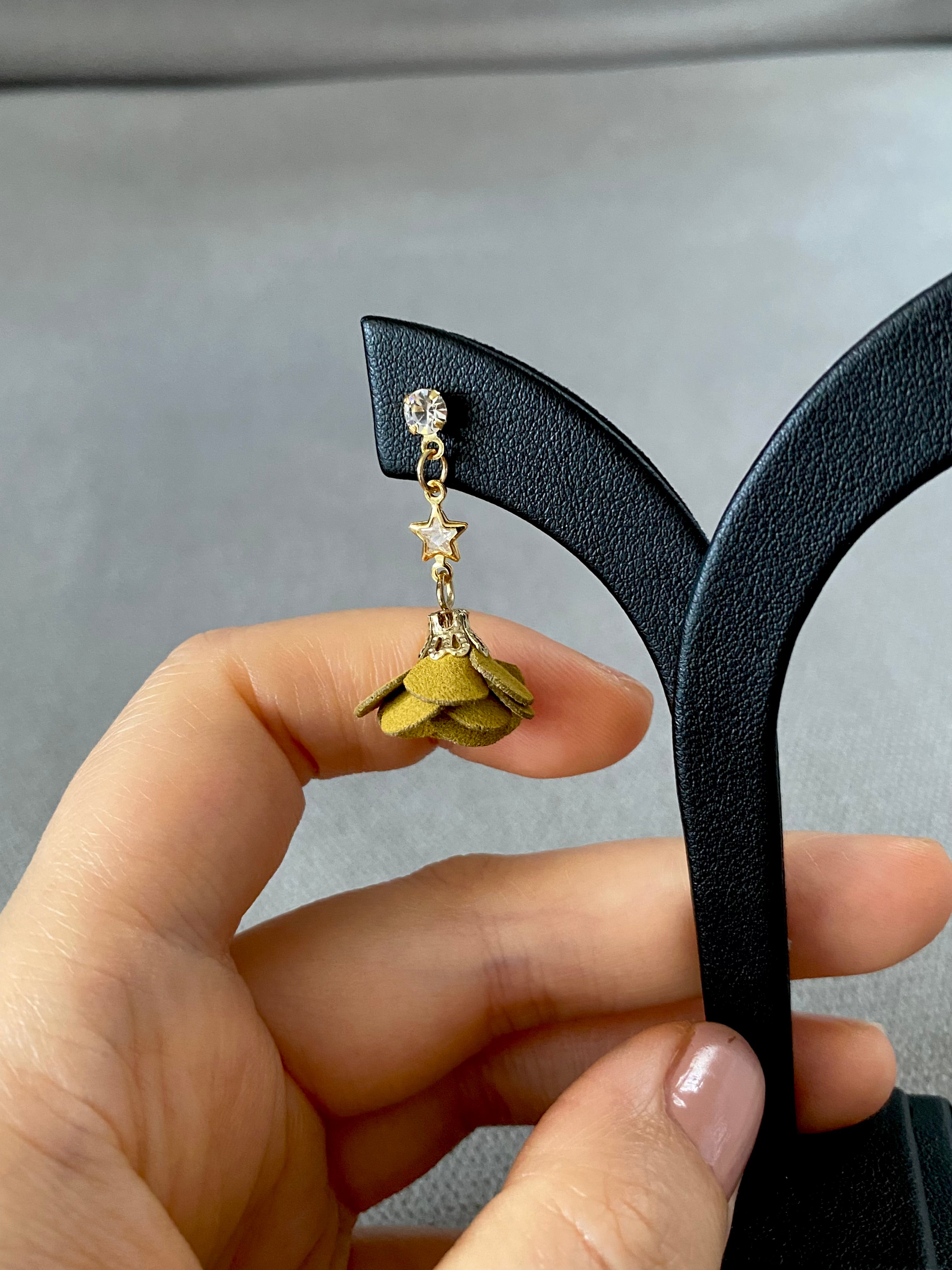 MIR52F12 (2 colours)