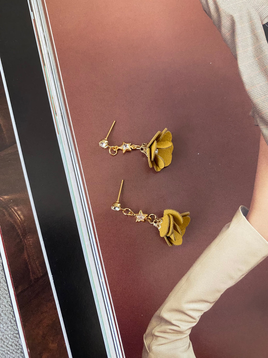 MIR52F12 (2 colours)