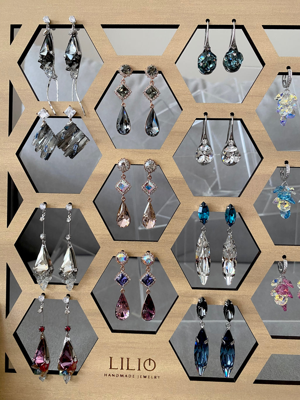 Display 19
