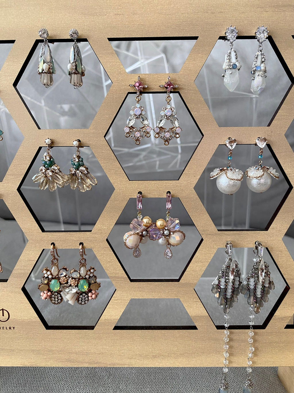 Display 08
