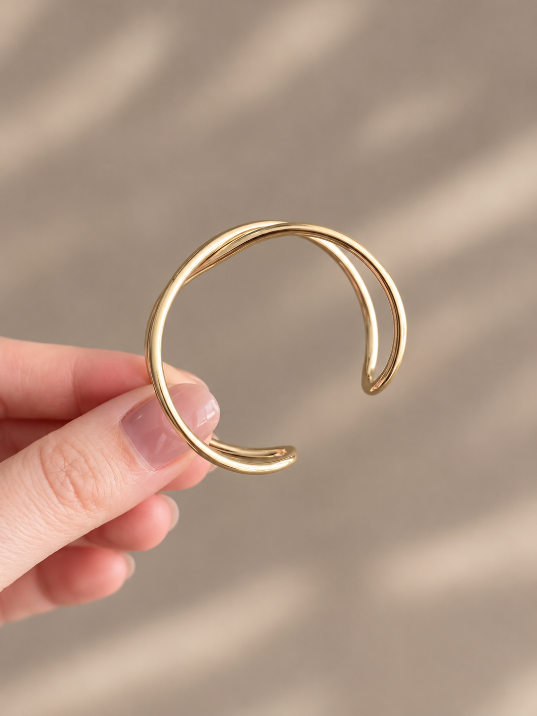 Sculptural Cross Cuff Bangle (2 colors) - LIV317