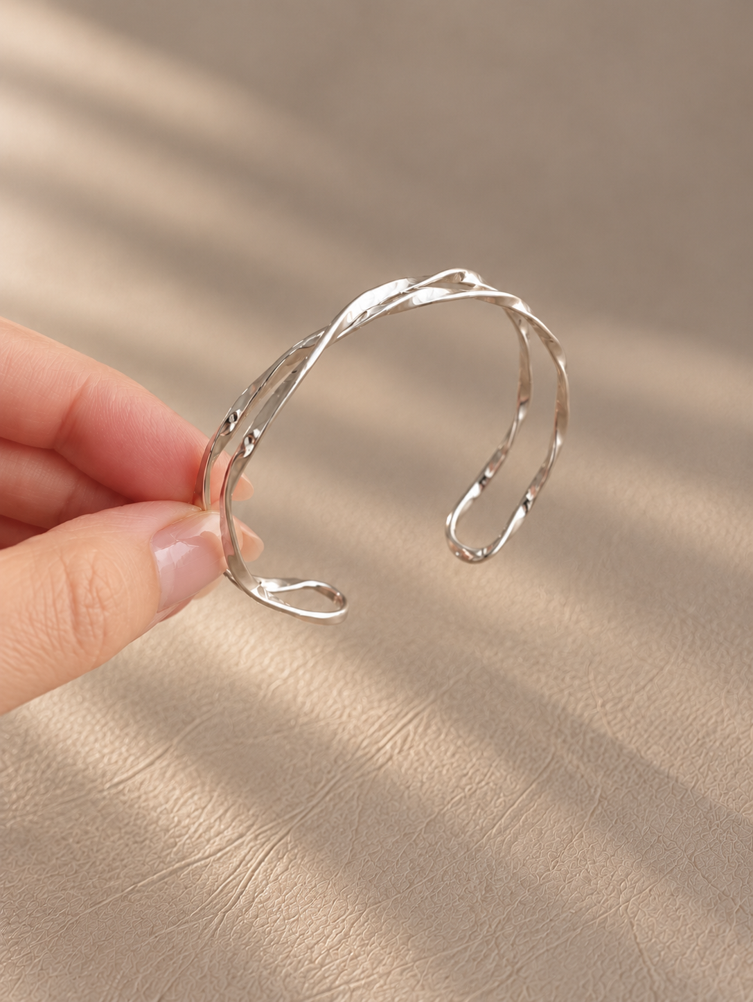 Intertwined Cuff Bangle (2 colors) - LIV321