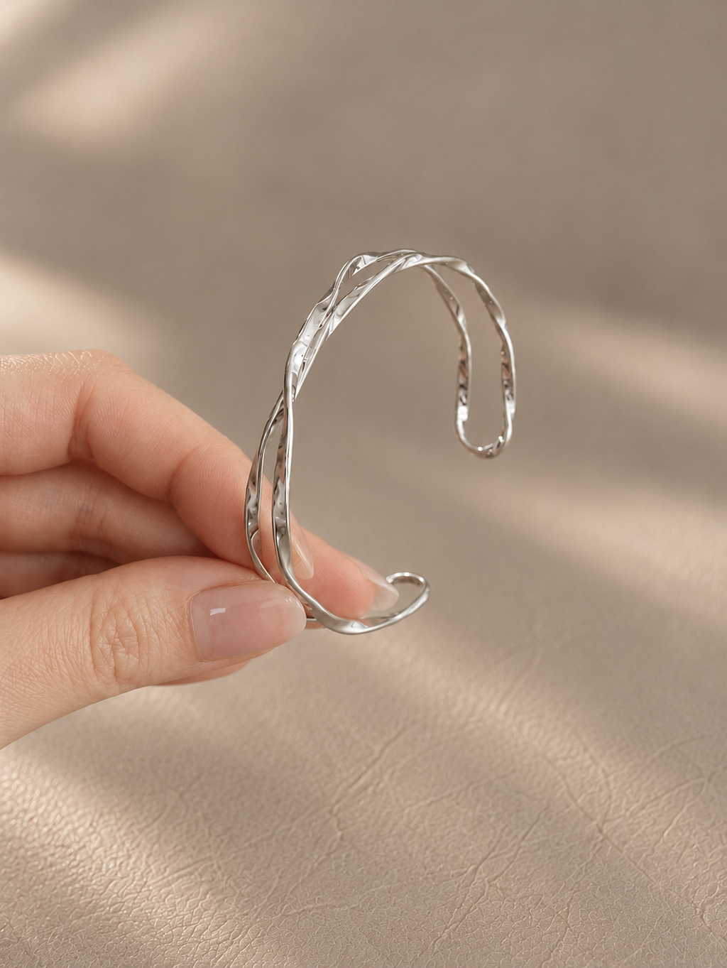 Intertwined Cuff Bangle (2 colors) - LIV321