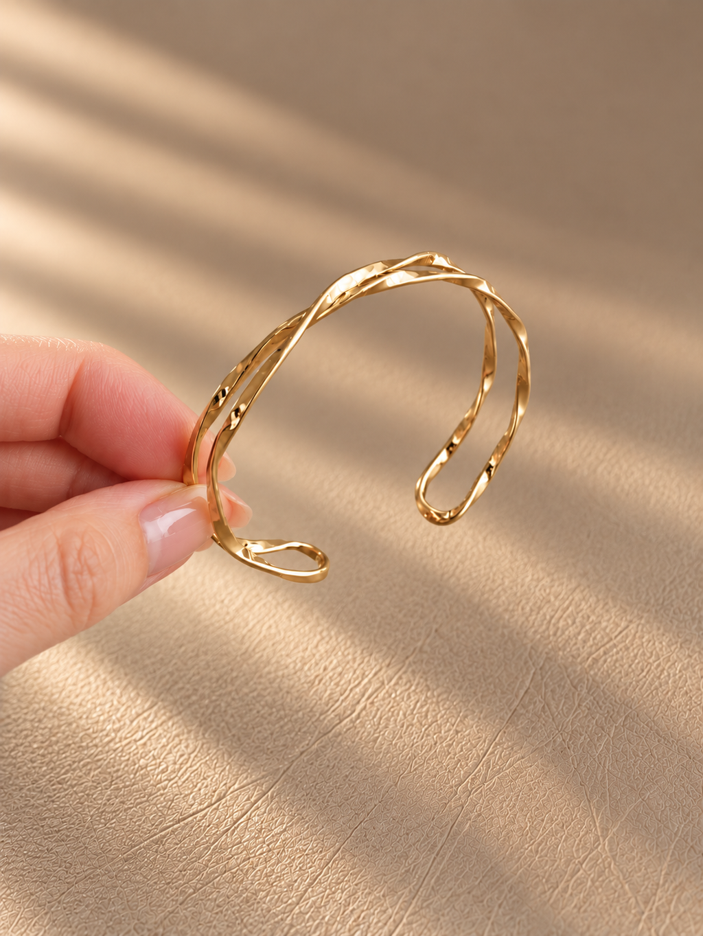 Intertwined Cuff Bangle (2 colors) - LIV321