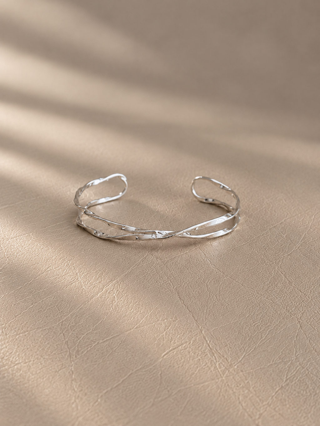 Intertwined Cuff Bangle (2 colors) - LIV321