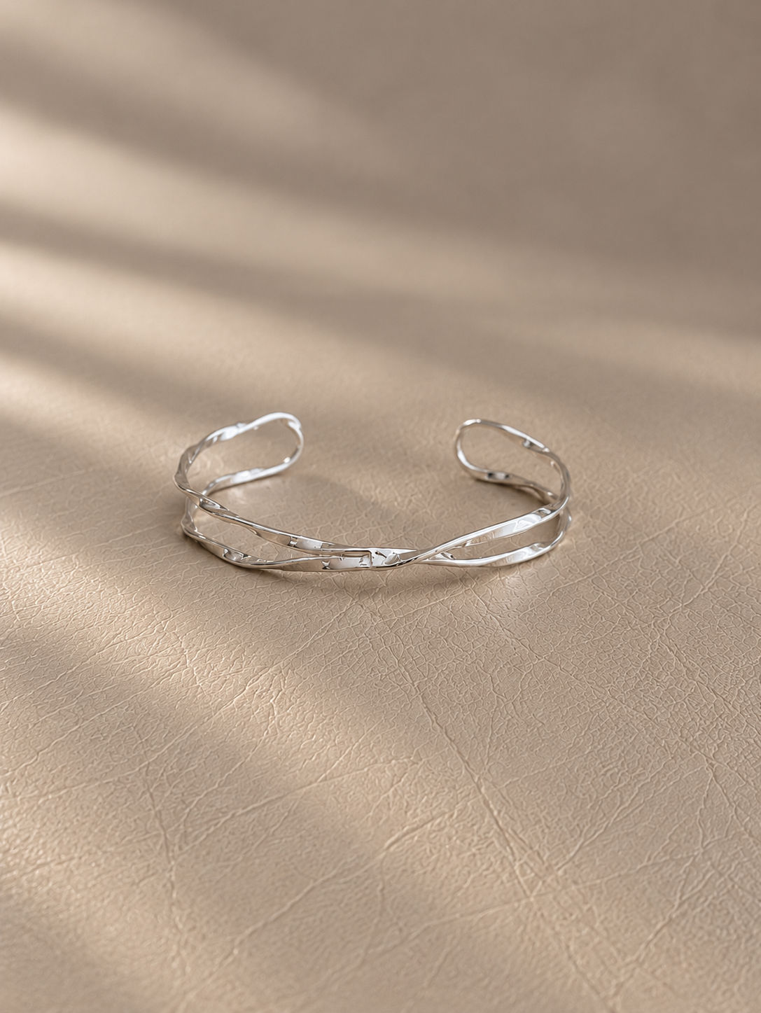 Intertwined Cuff Bangle (2 colors) - LIV321