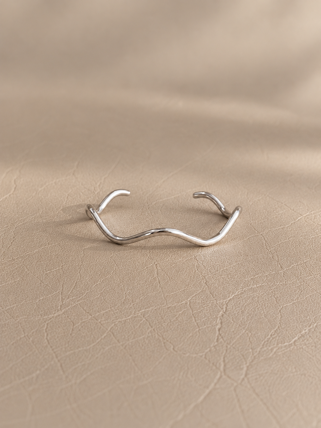 Wave Cuff Bangle (2 colors) - LIV323