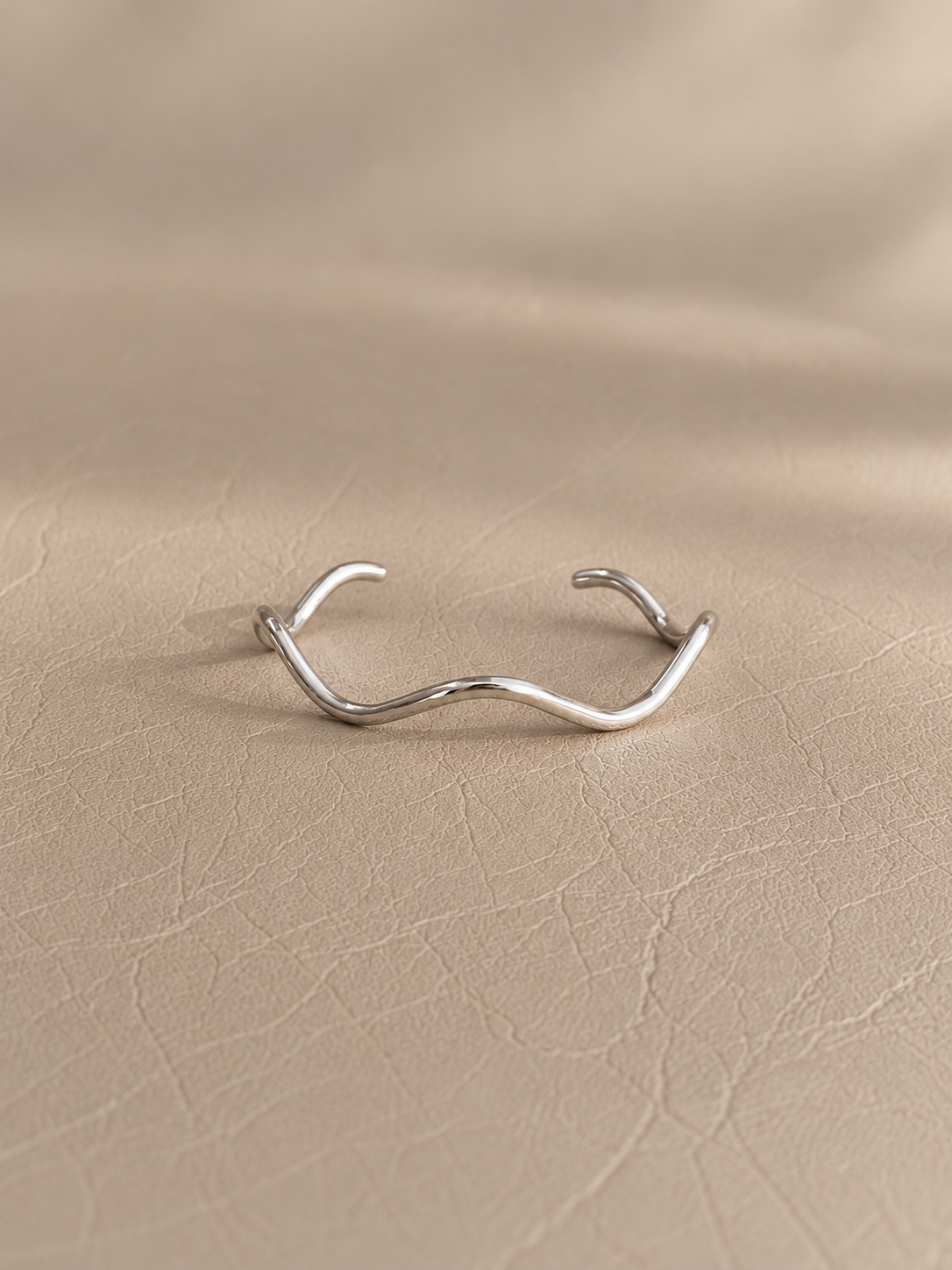 Wave Cuff Bangle (2 colors) - LIV323