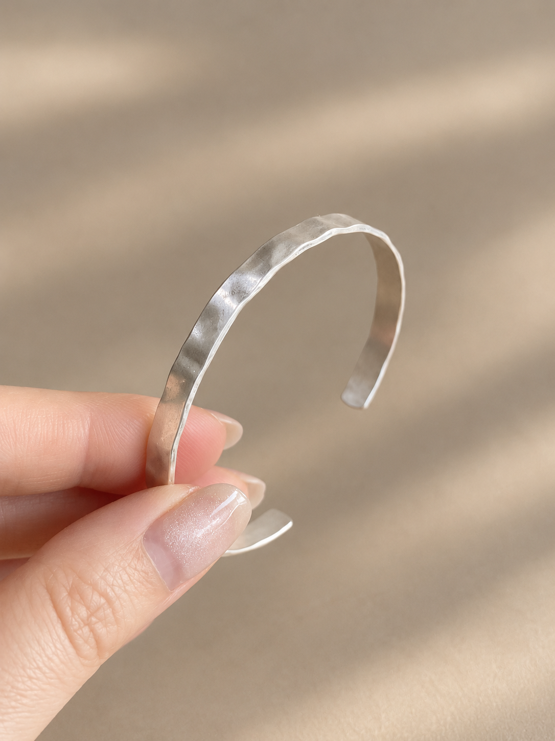Hammered Cuff Bangle (2 colors) - LIV326