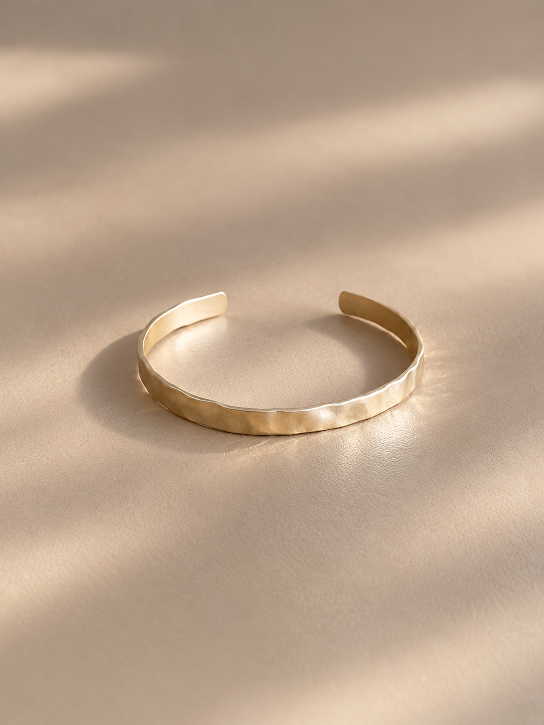 Hammered Cuff Bangle (2 colors) - LIV326