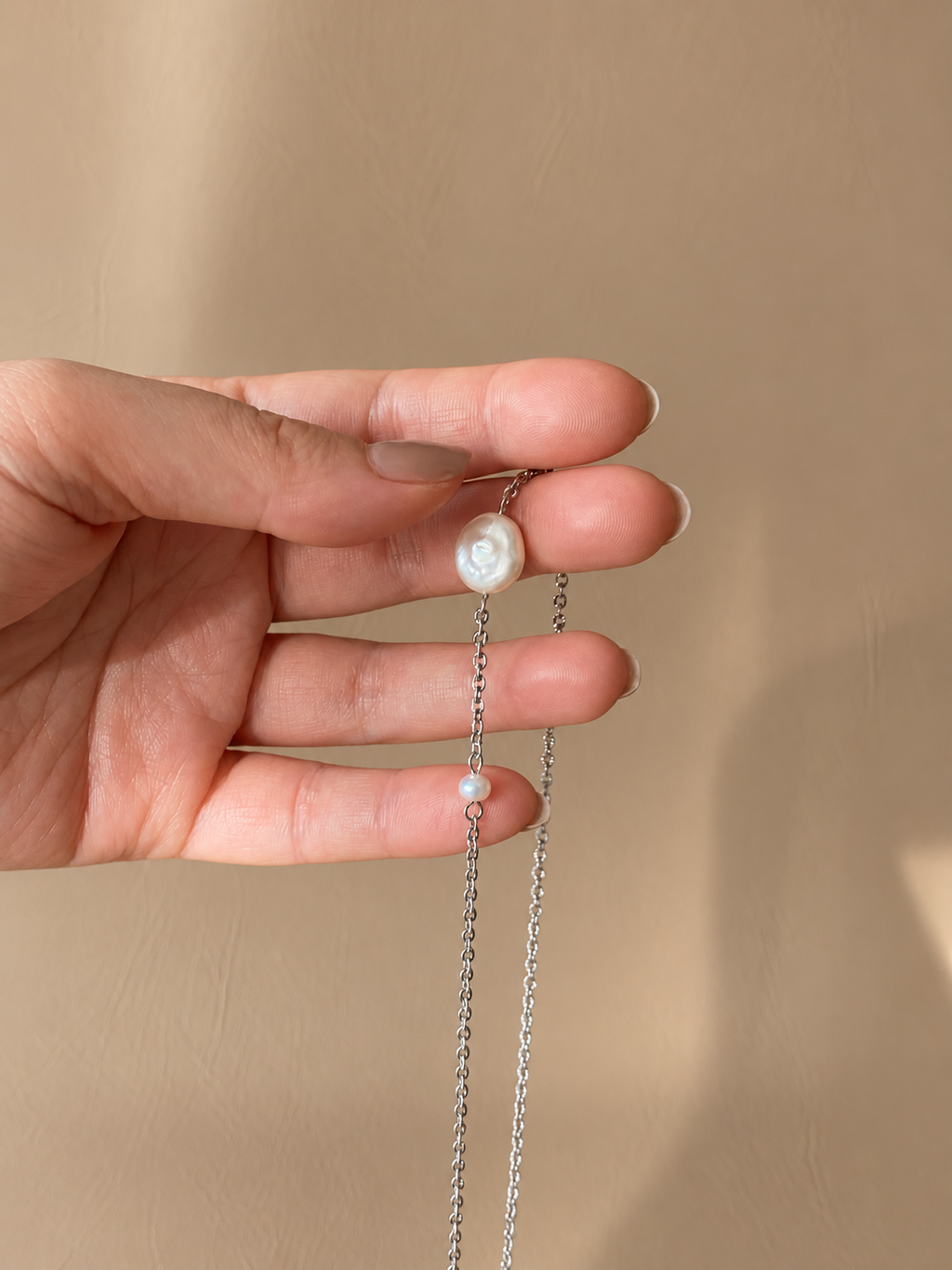 Neila Off-Centre — Freshwater Pearl Necklace - NEI03N