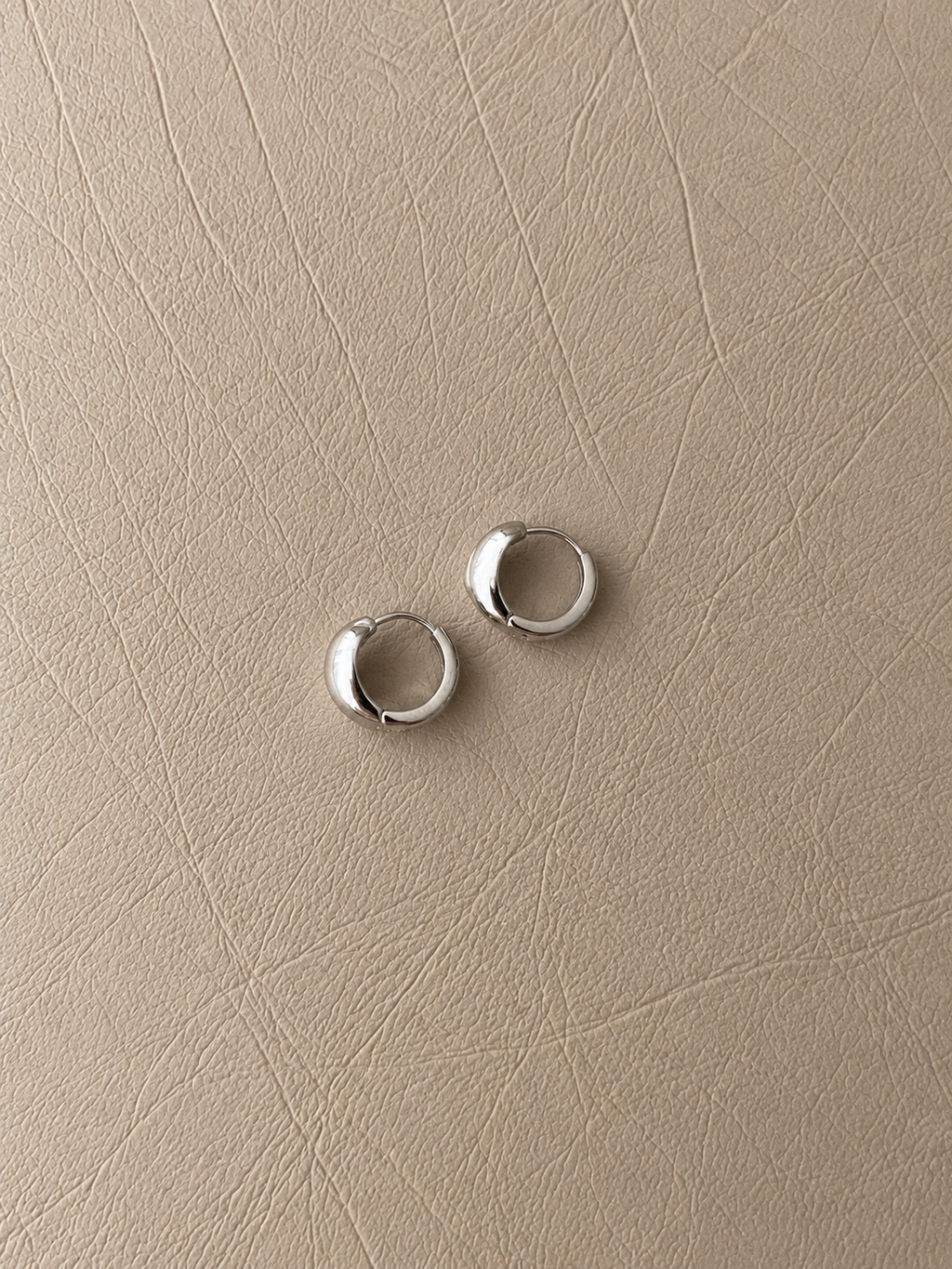 Sculpted Wave Hoops - SOR06