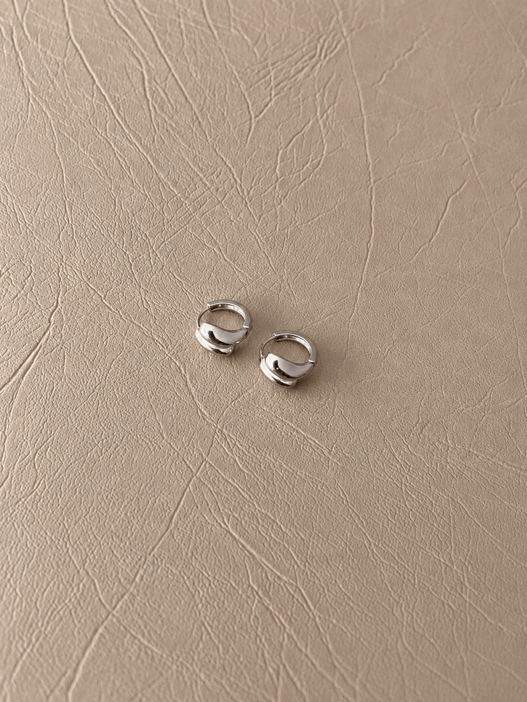 Sculpted Wave Hoops - SOR06