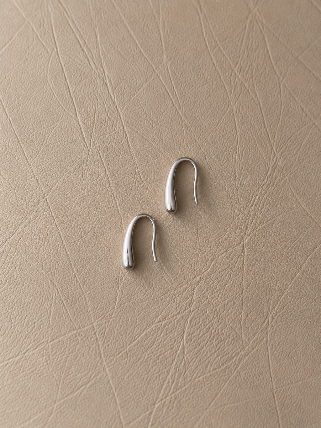 Elongated Drop Earrings - SOR08