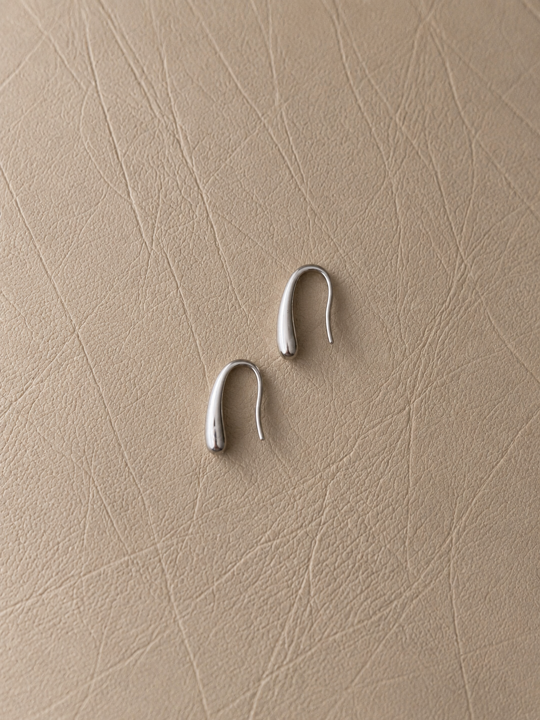 Elongated Drop Earrings - SOR08