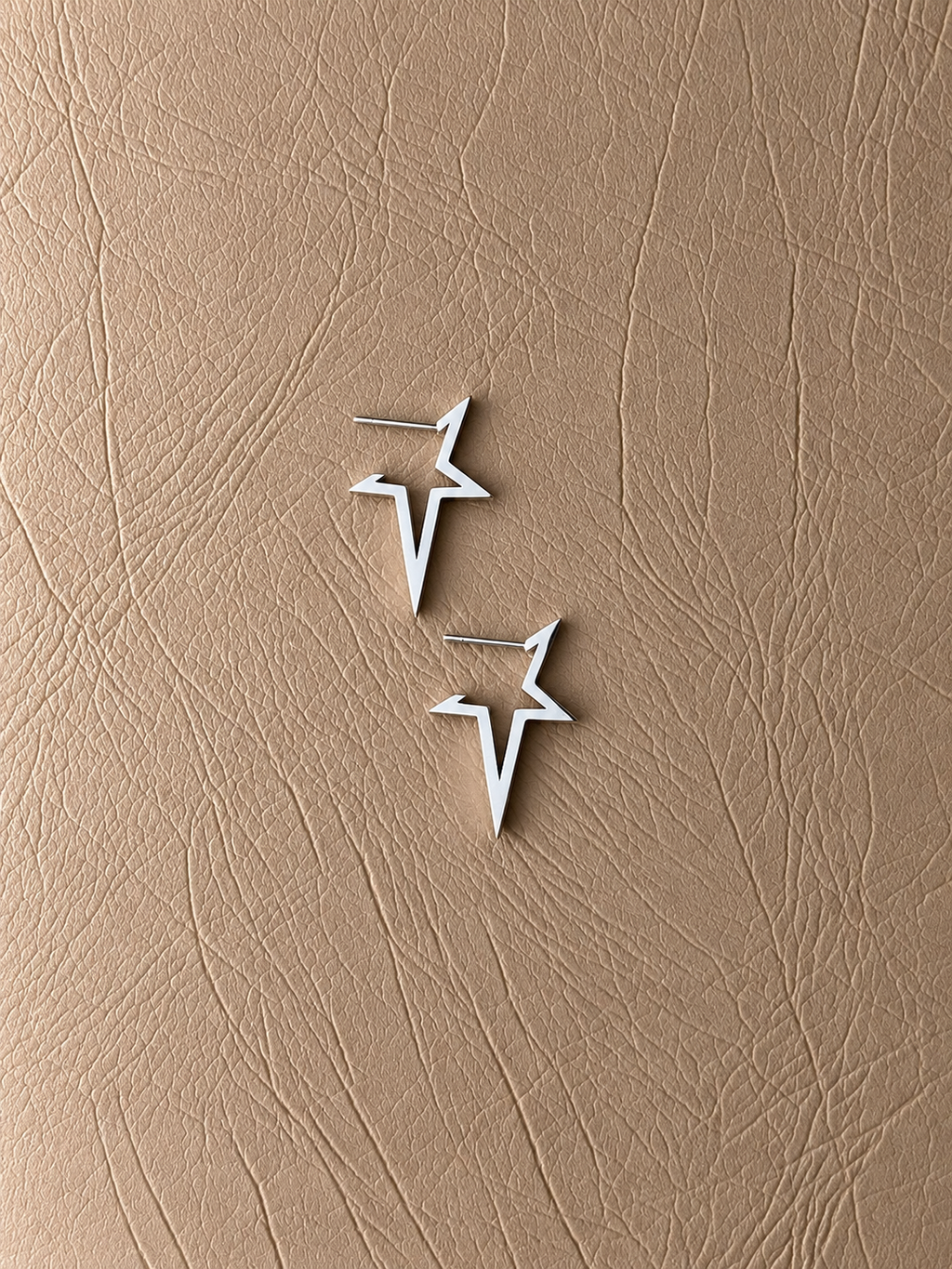 Sculpted Star Earrings - SOR25