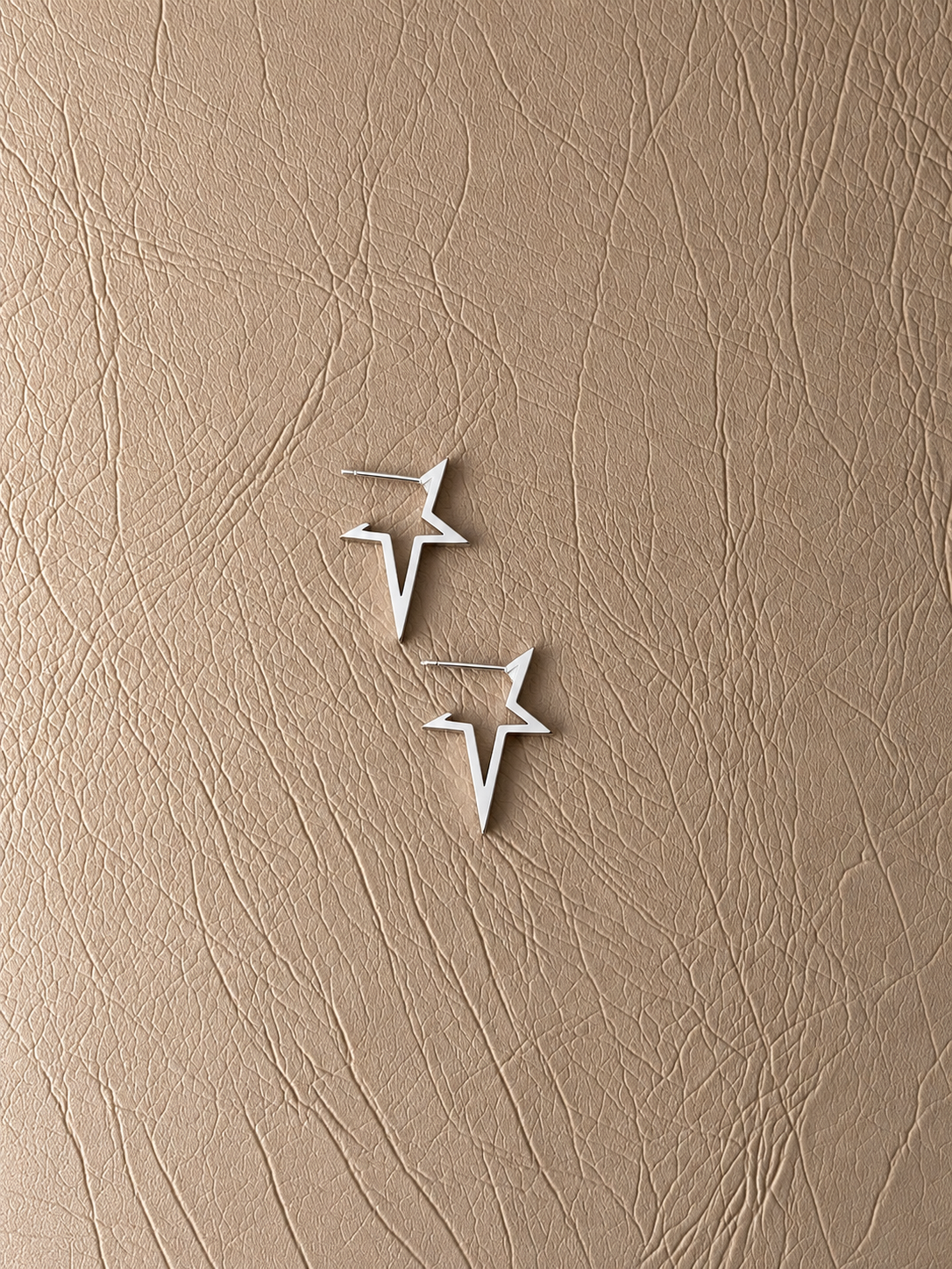 Sculpted Star Earrings - SOR25