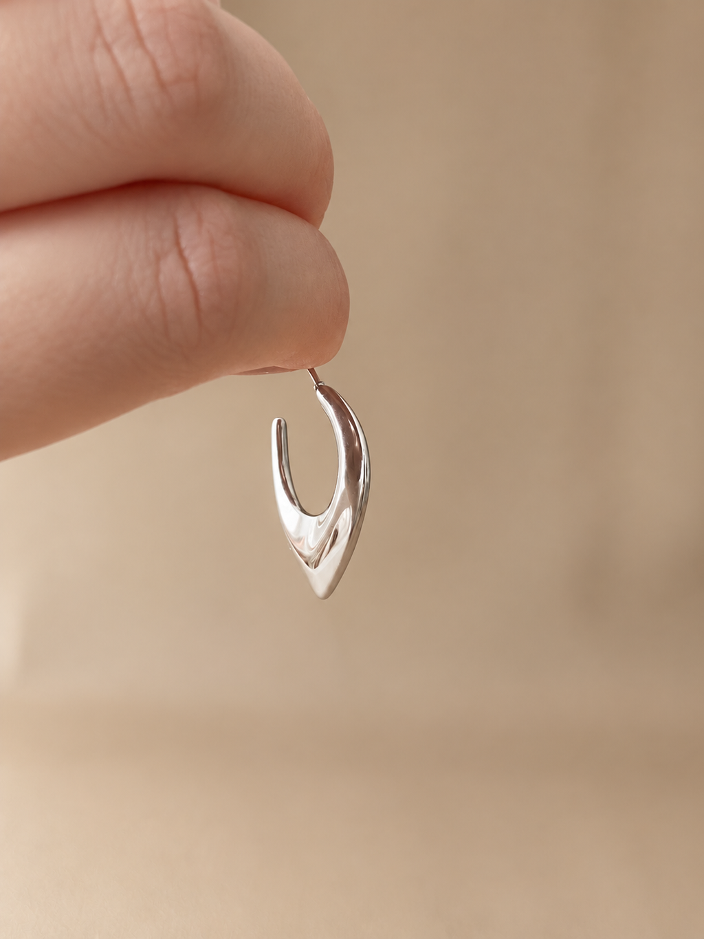 Sculpted Point Hoop Earrings - SOR28