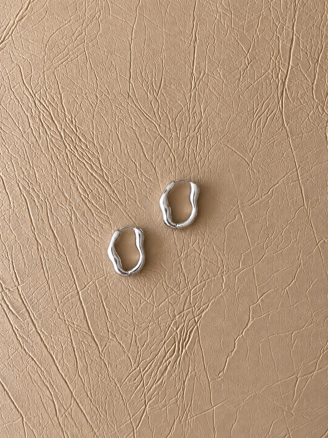 Organic Wave Hoop Earrings - SOR51