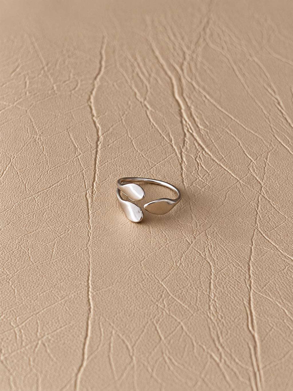 Elowen Leaf Ring - SOR68R