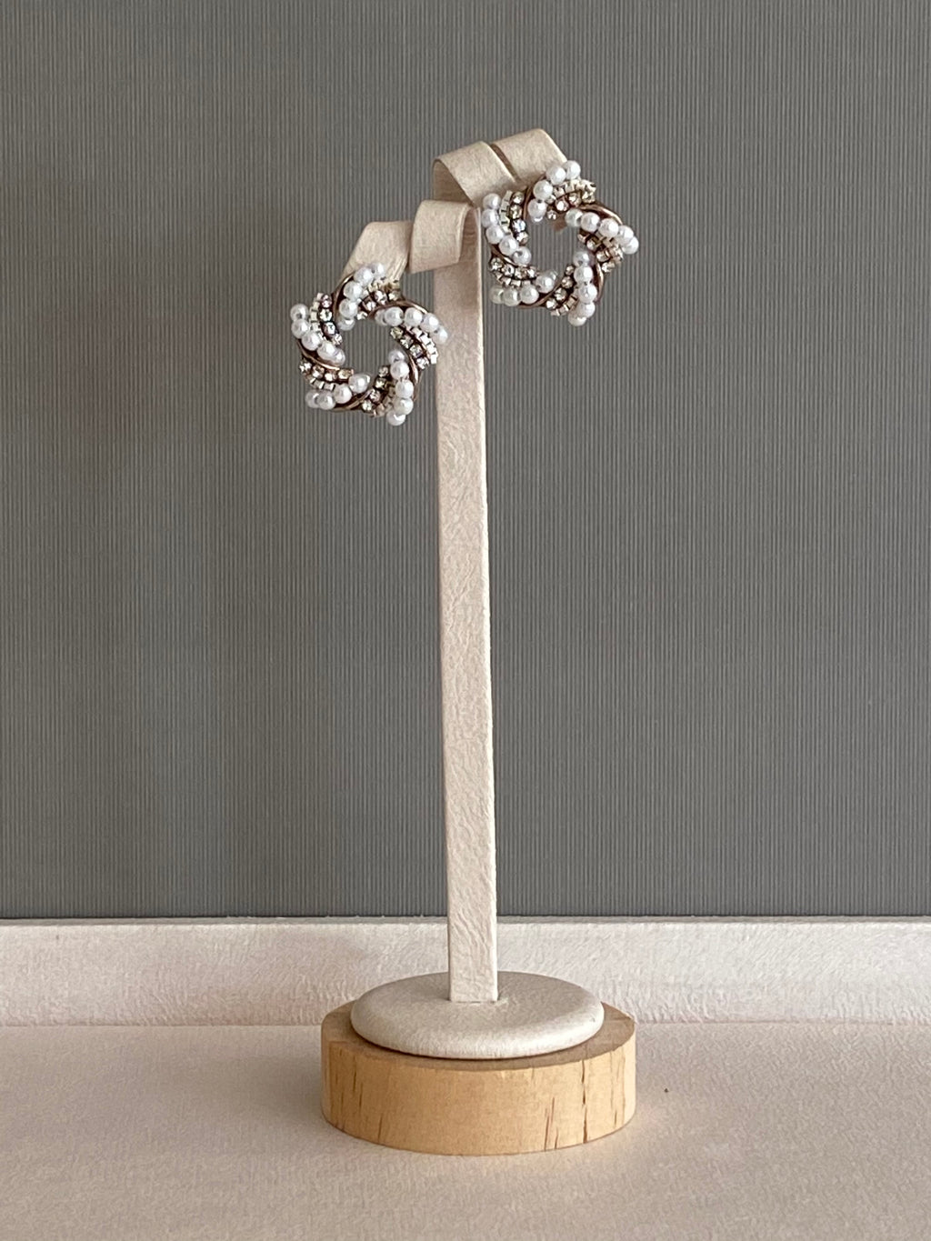 Rhea Blooming Knot Stud Earrings (2 colours)