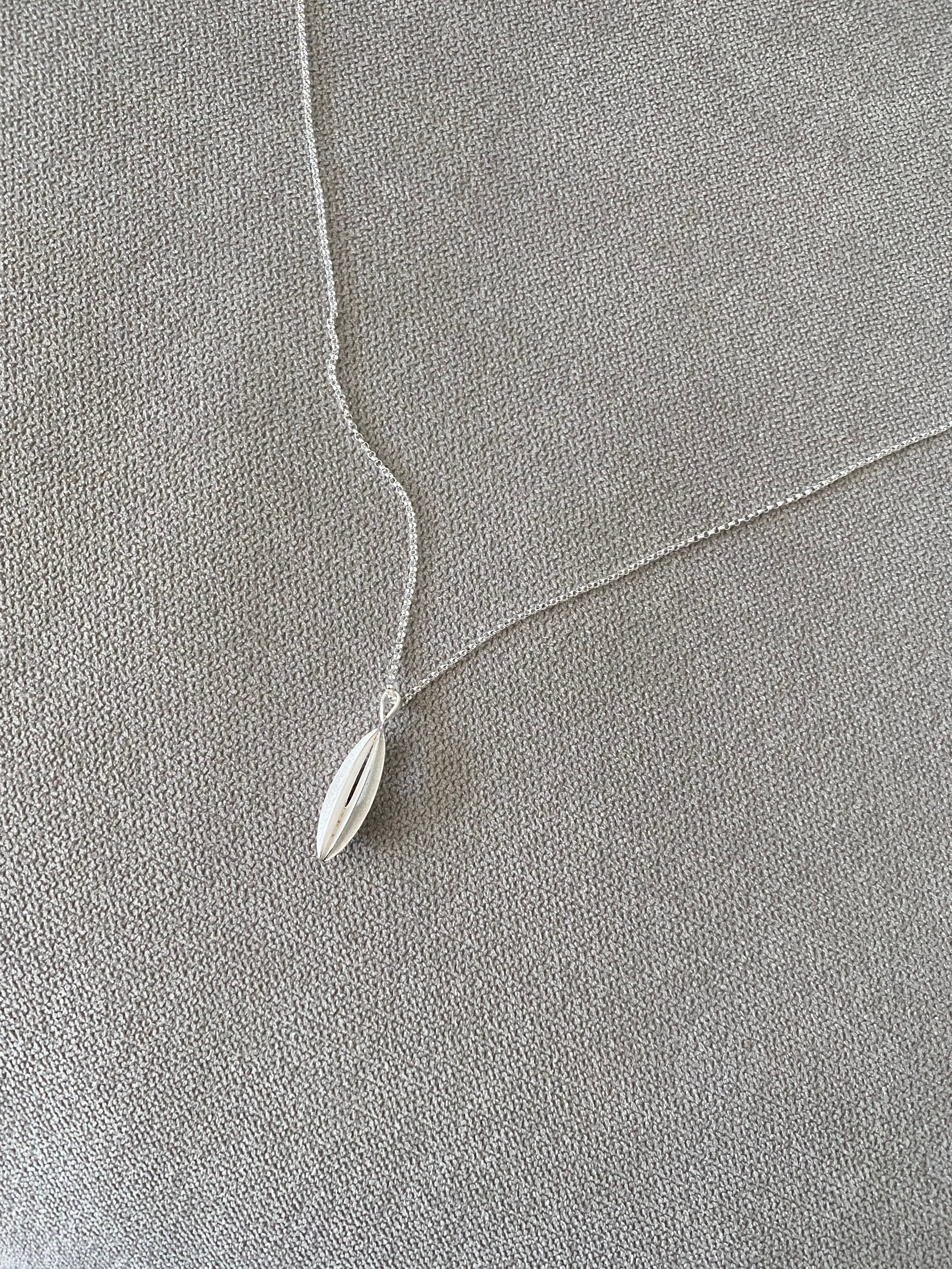Silver 3D Leaf Pendant Necklace