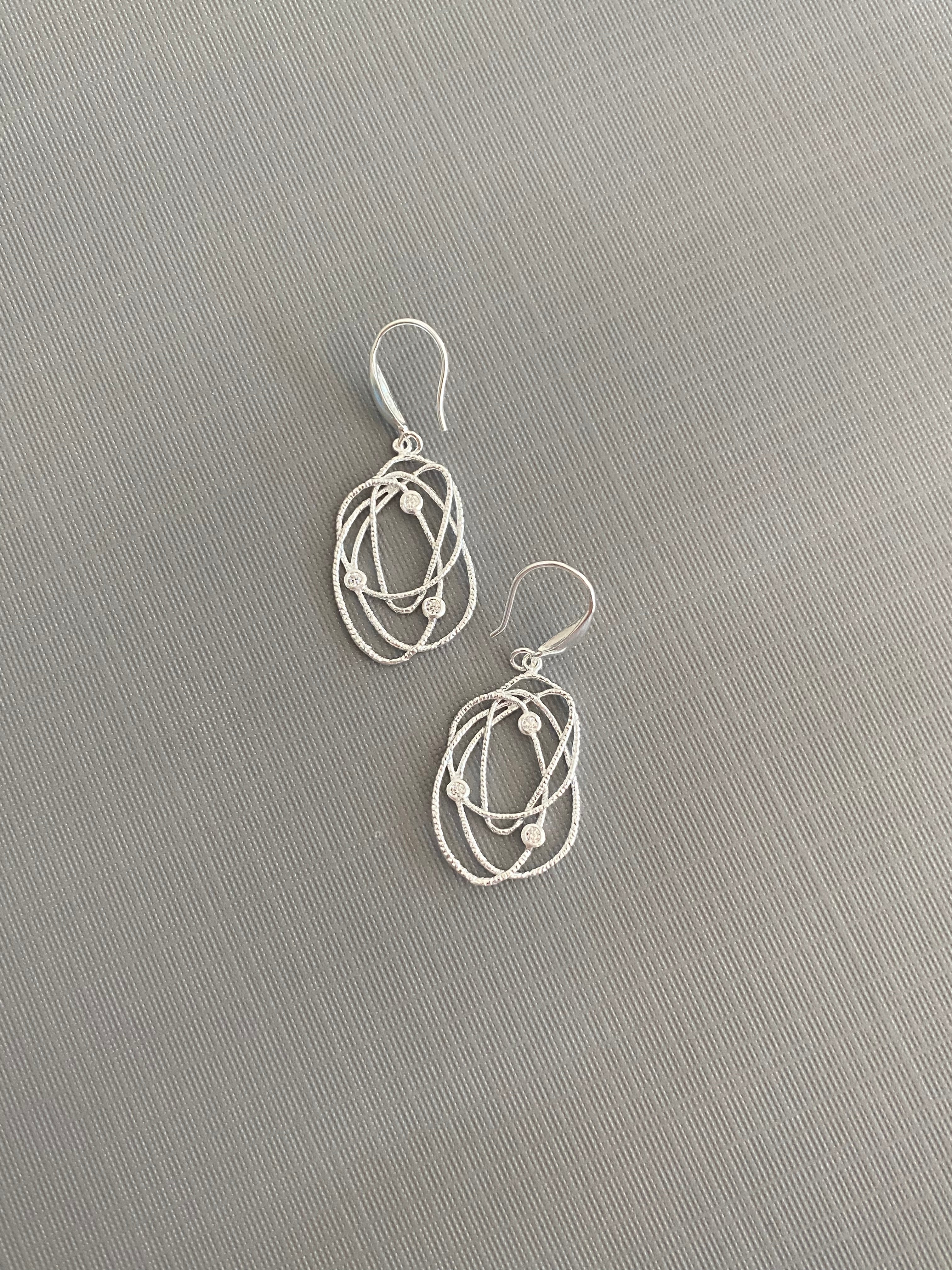 Wire Oval Earrings