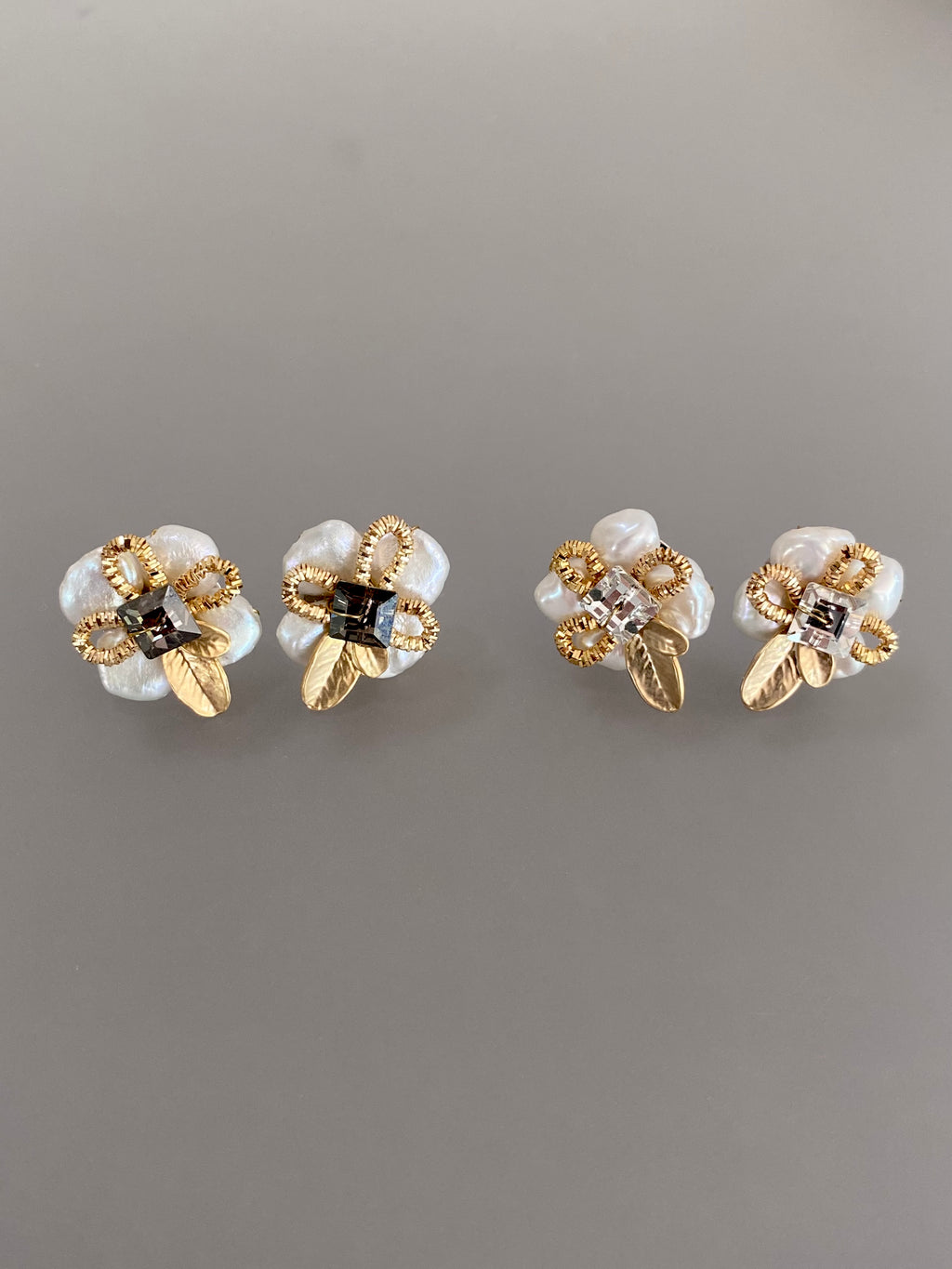 Pearl Loop Flower Stud Earrings (2 colours)