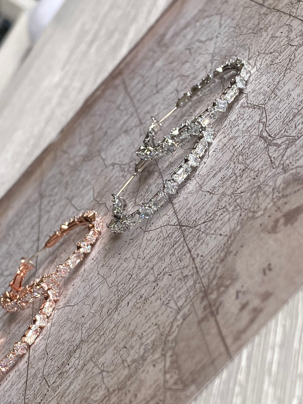 AUR72F23 (2 colours)