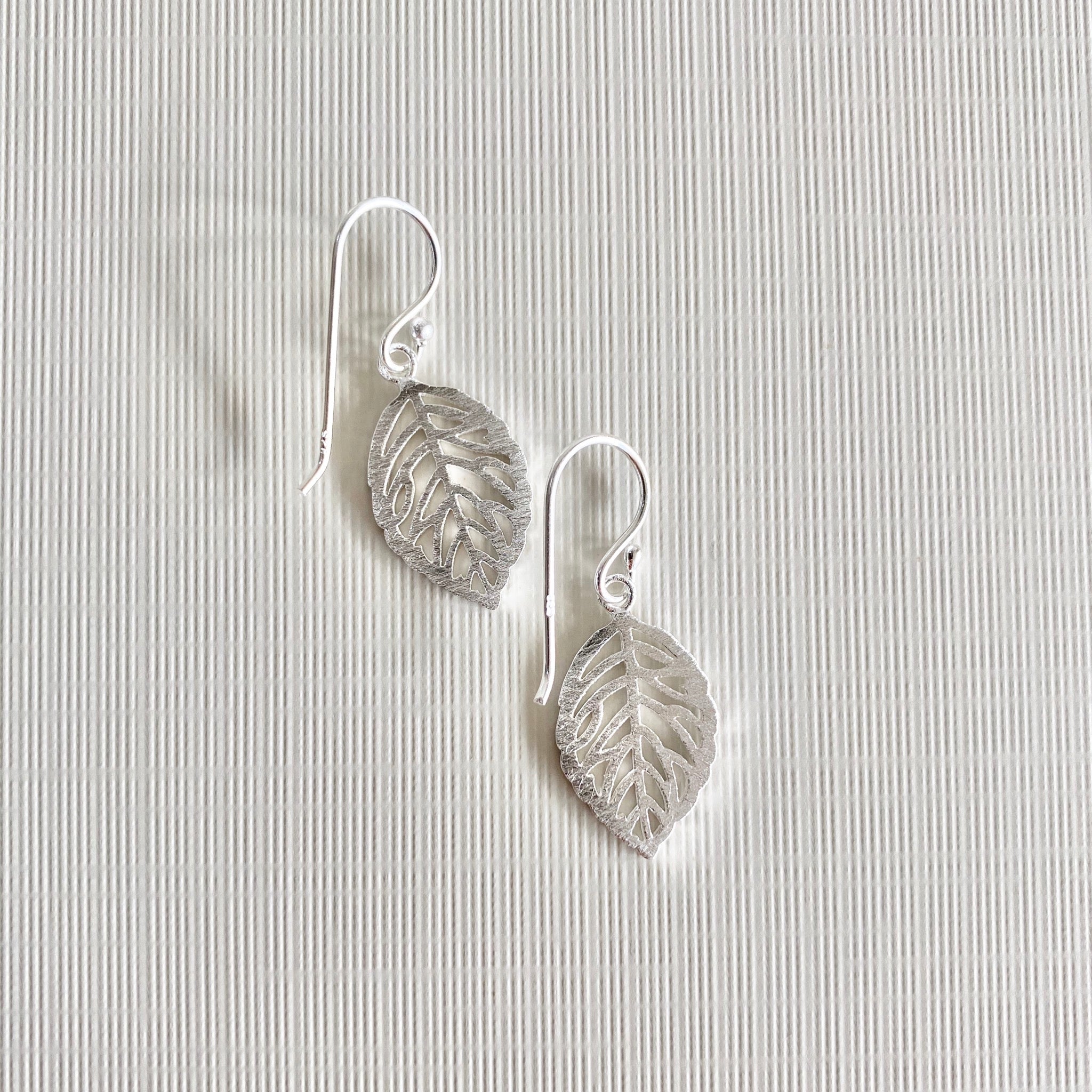 Veined Leaf Shape Earrings