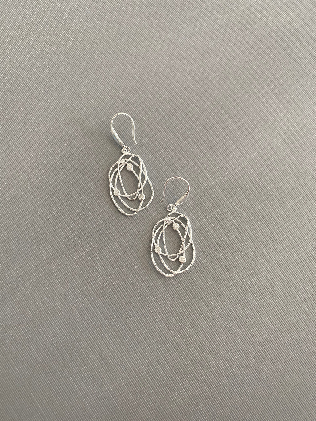 Wire Oval Earrings