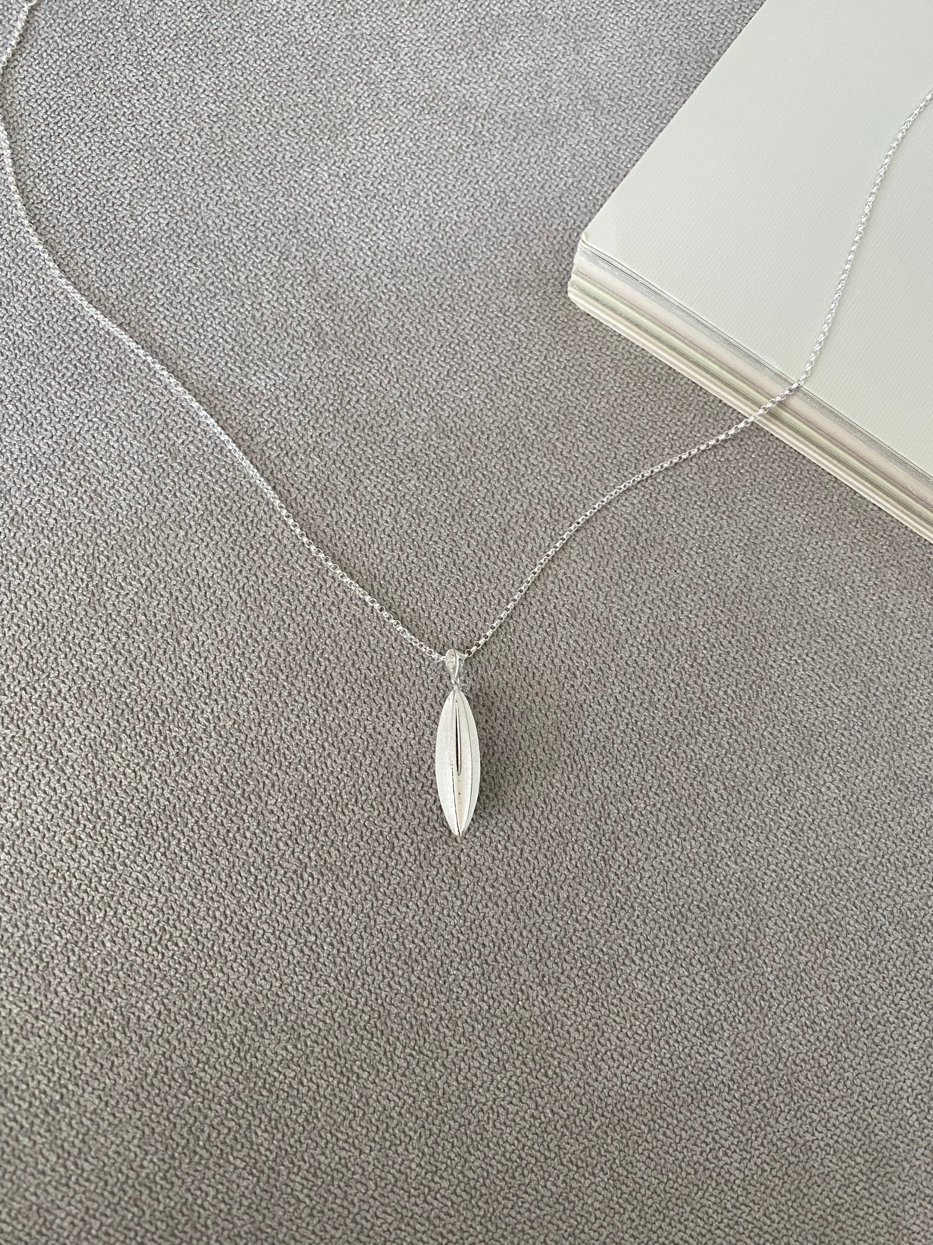 Silver 3D Leaf Pendant Necklace