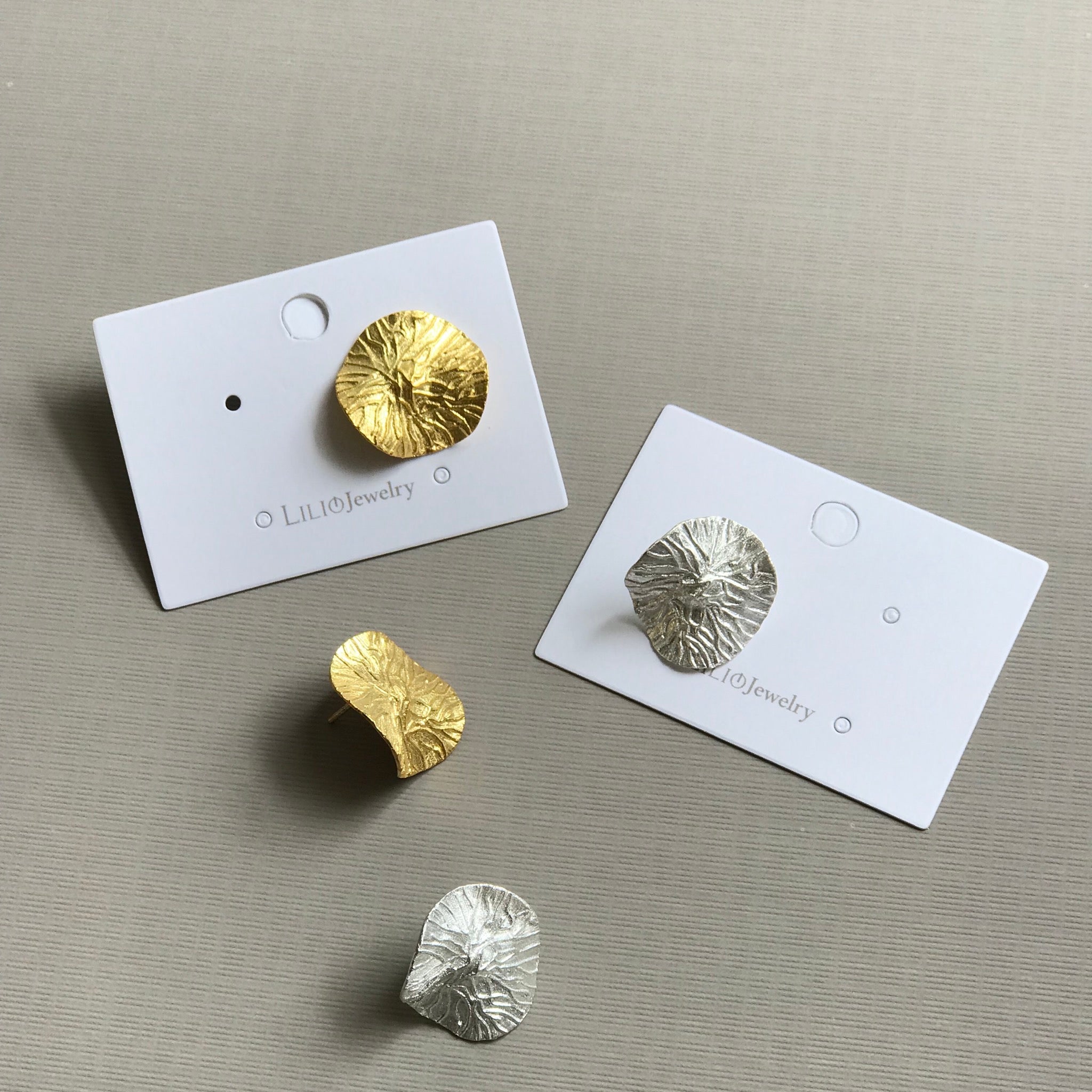 Shell Matte Stud Earrings