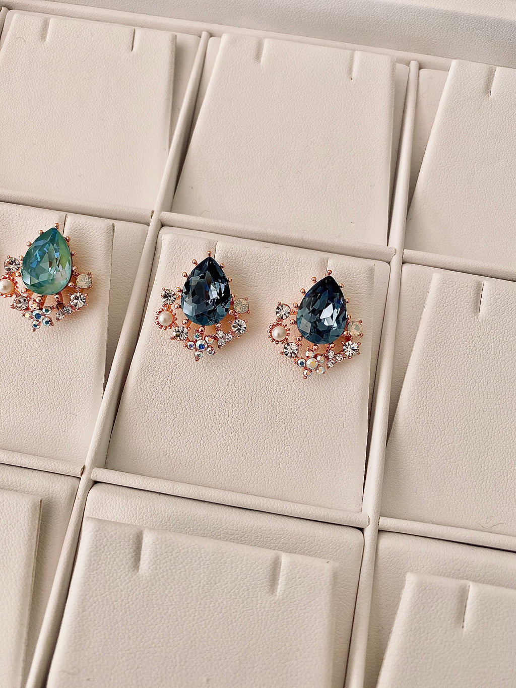 SWA11F34 (4 colours)