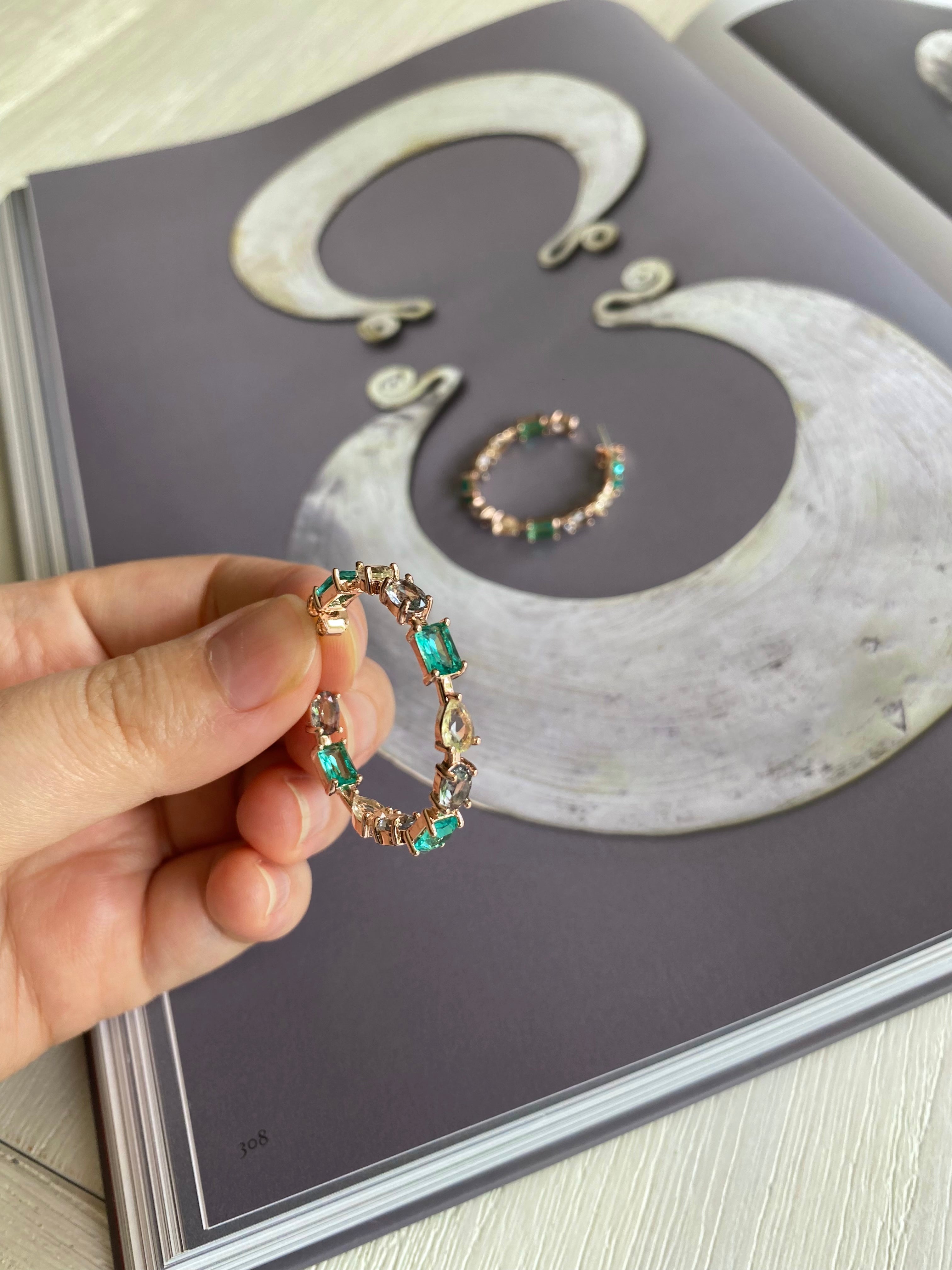 AUR77F23 (2 colours)