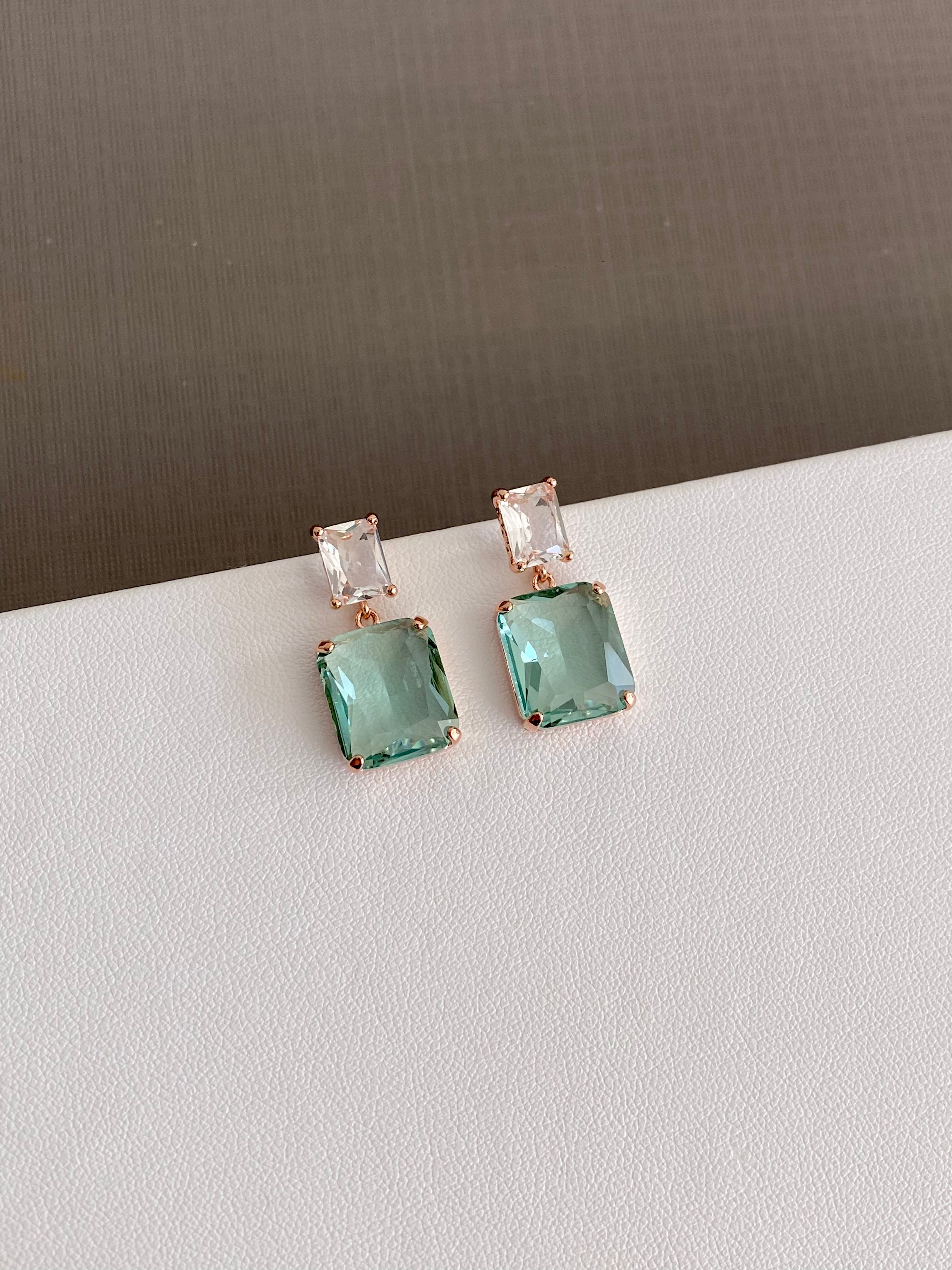 AUR06F22 (2 colours)