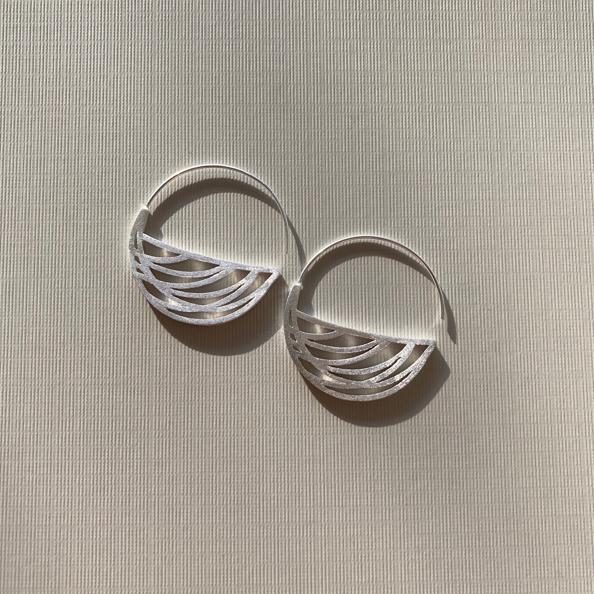 Wave Line Hoops