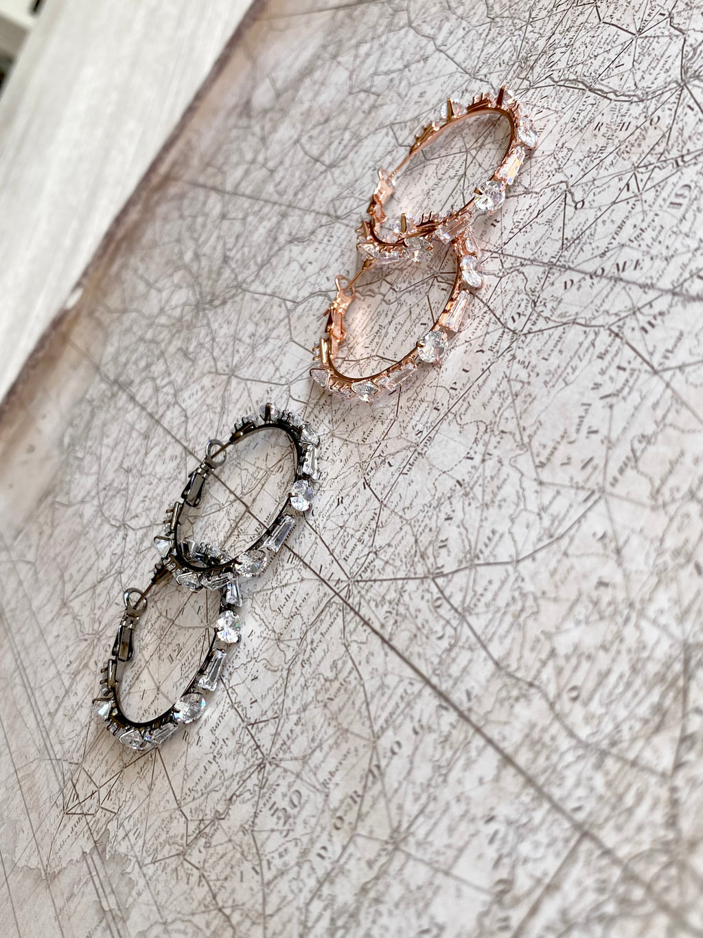 AUR73F22 (2 colours)