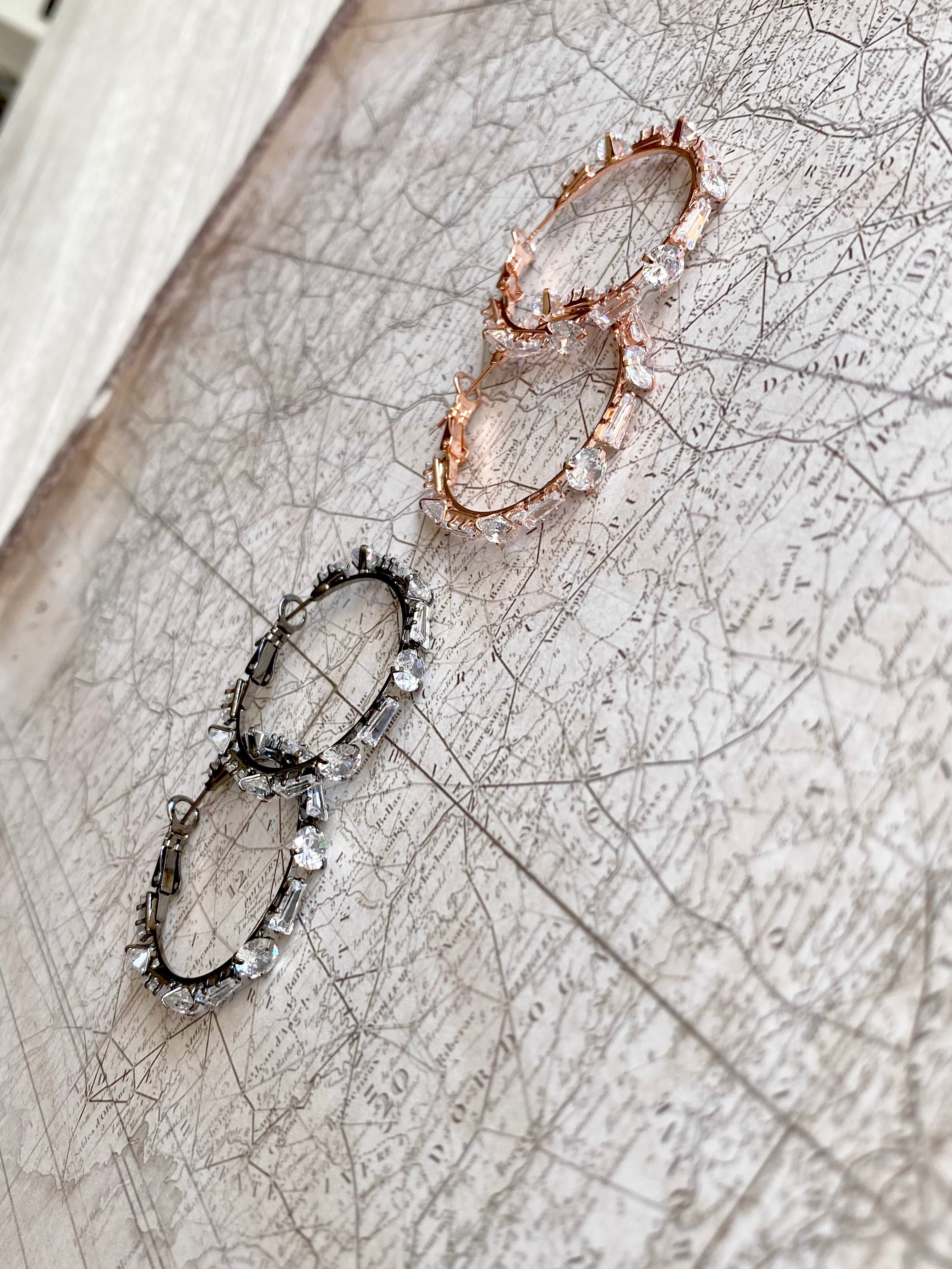 AUR73F22 (2 colours)