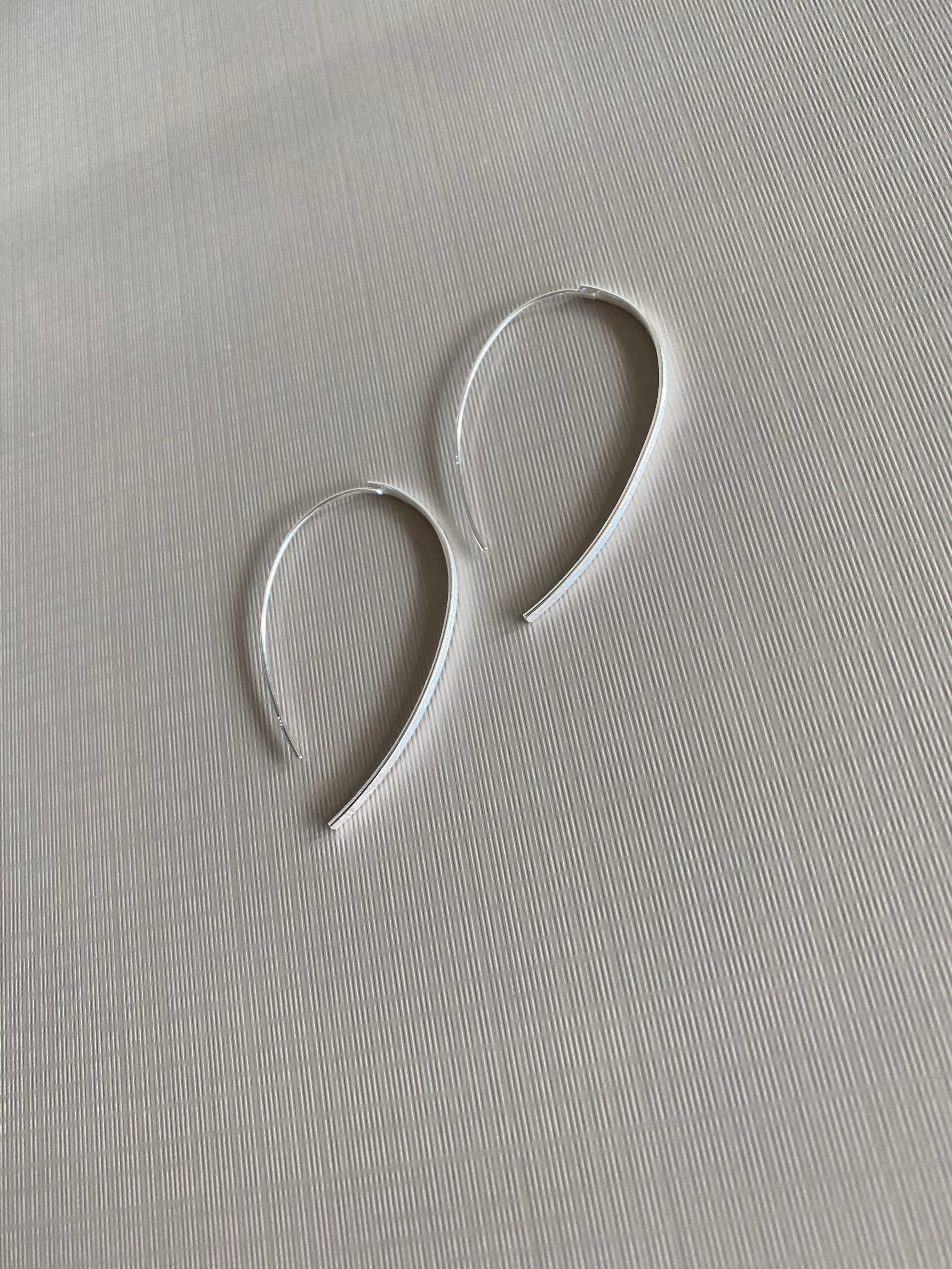 Curved Thread Earrings