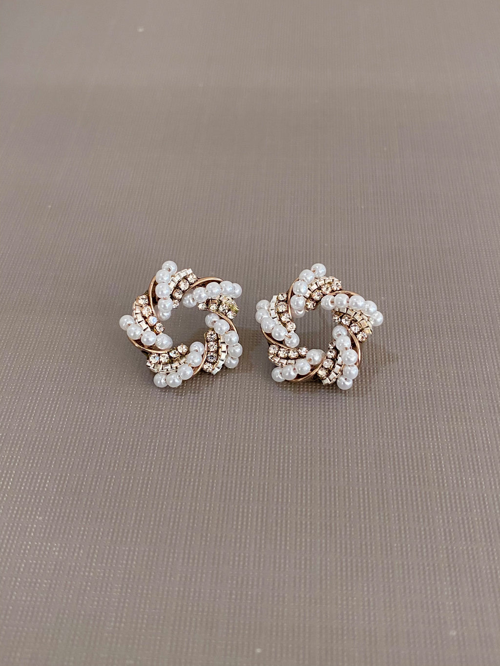 Rhea Blooming Knot Stud Earrings (2 colours)